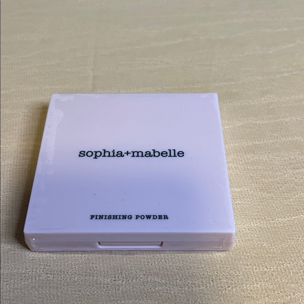 Sophia + Mabelle Finishing Powder - Almond Whisper